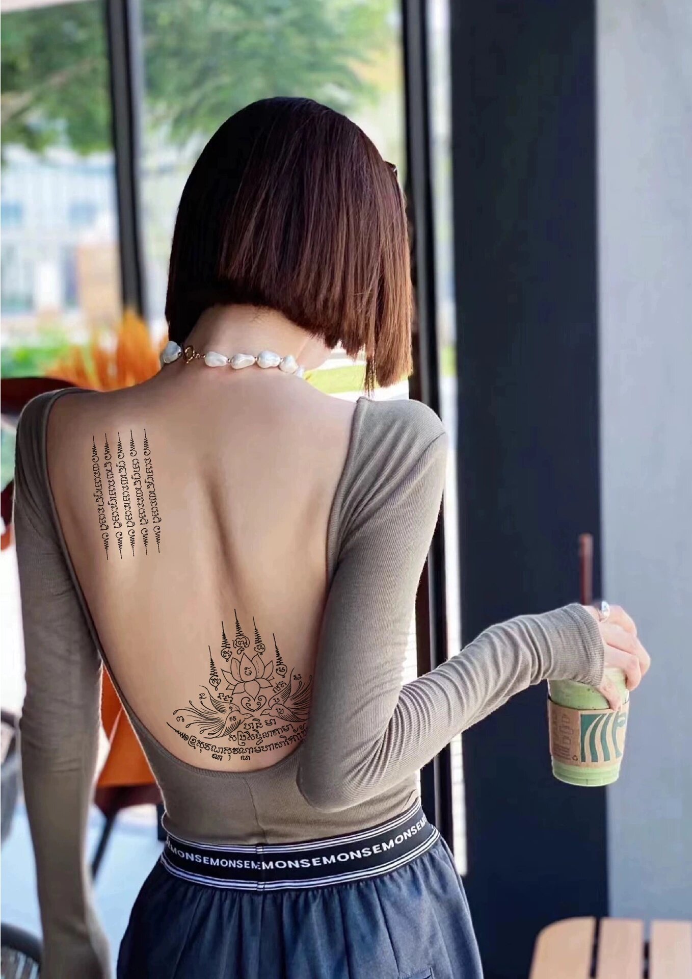 莲花·泰国刺符·背部纹身