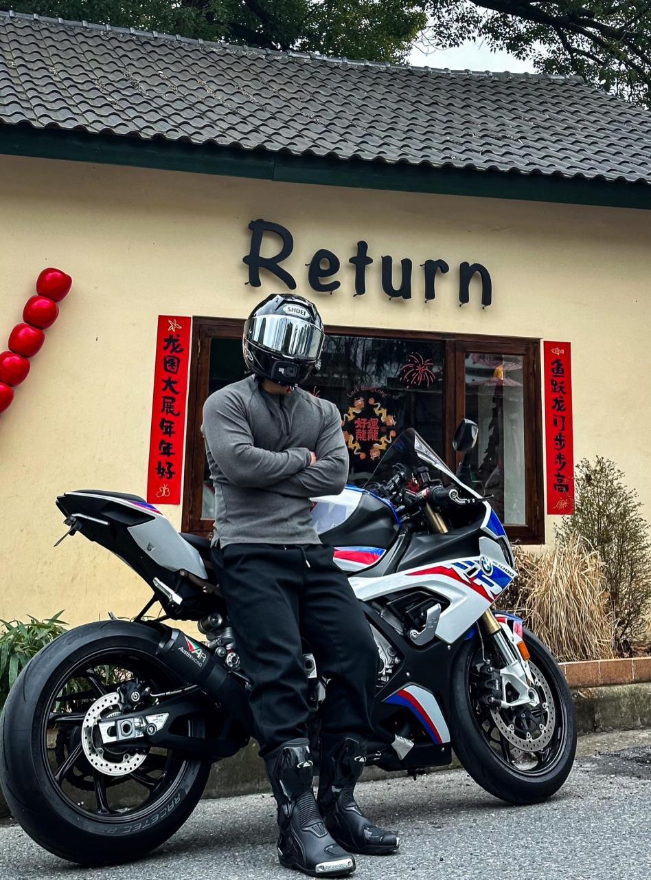 "想看看大家的摩托车帅照"