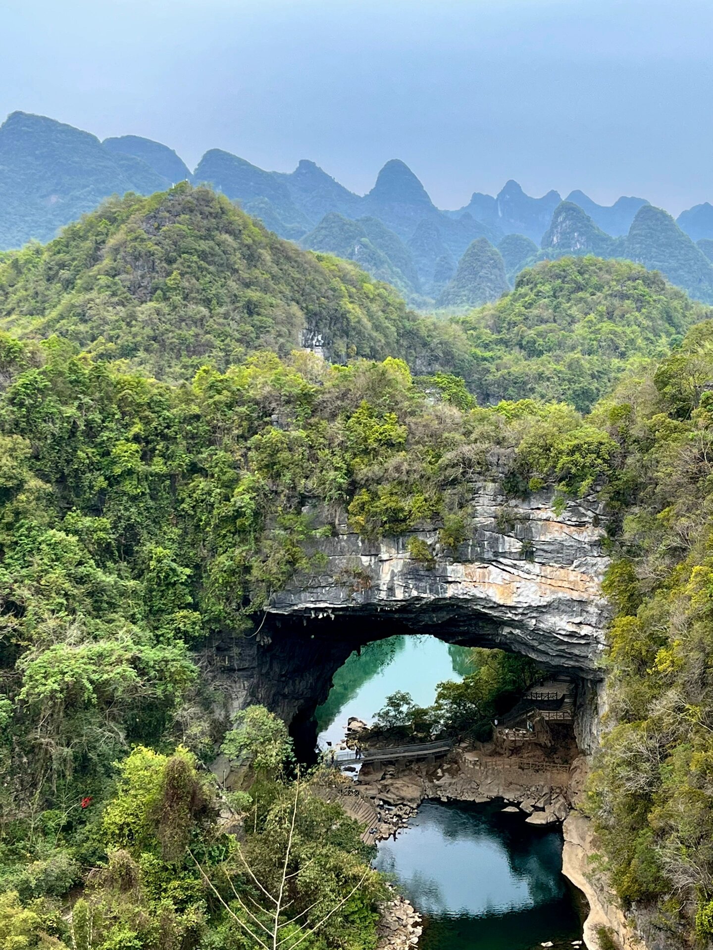 鹿寨北站——鹿寨香桥岩溶国家地质公园 景区内主要地质地貌遗迹有