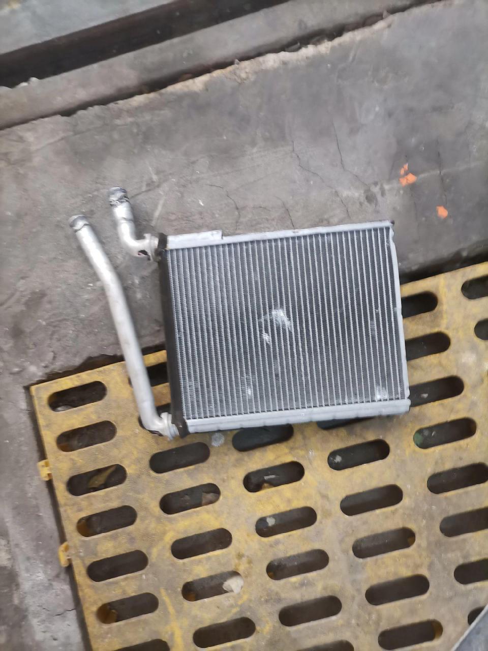 丰田卡罗拉更换暖风小水箱.