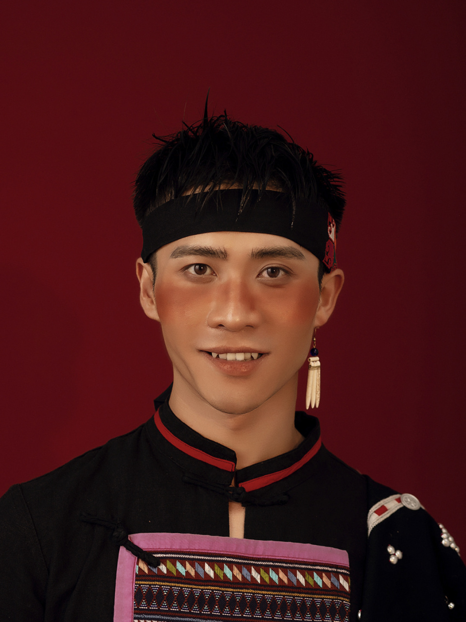 族印部落/哈尼族男生都长这样?