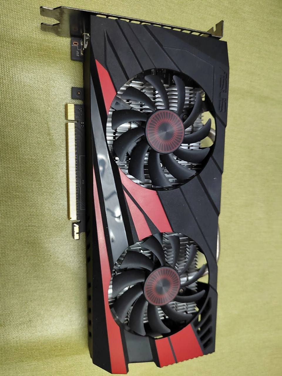 特价处理华硕gtx960 4g显卡,原汁原味,没有维修过,成色新