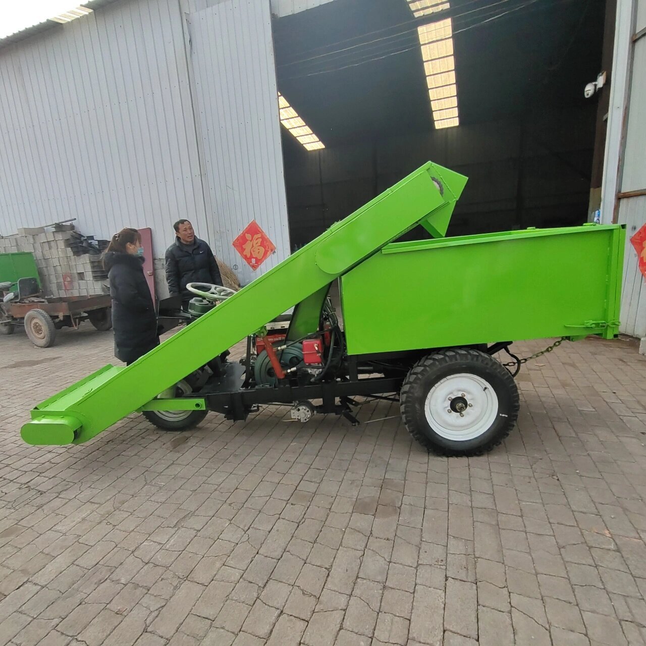 养殖场清粪车小型牛圈刮粪机粪便清理车自动铲粪车养牛场全套设备