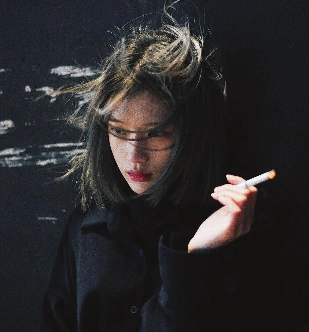 这是不是女生理想中抽烟的样子?