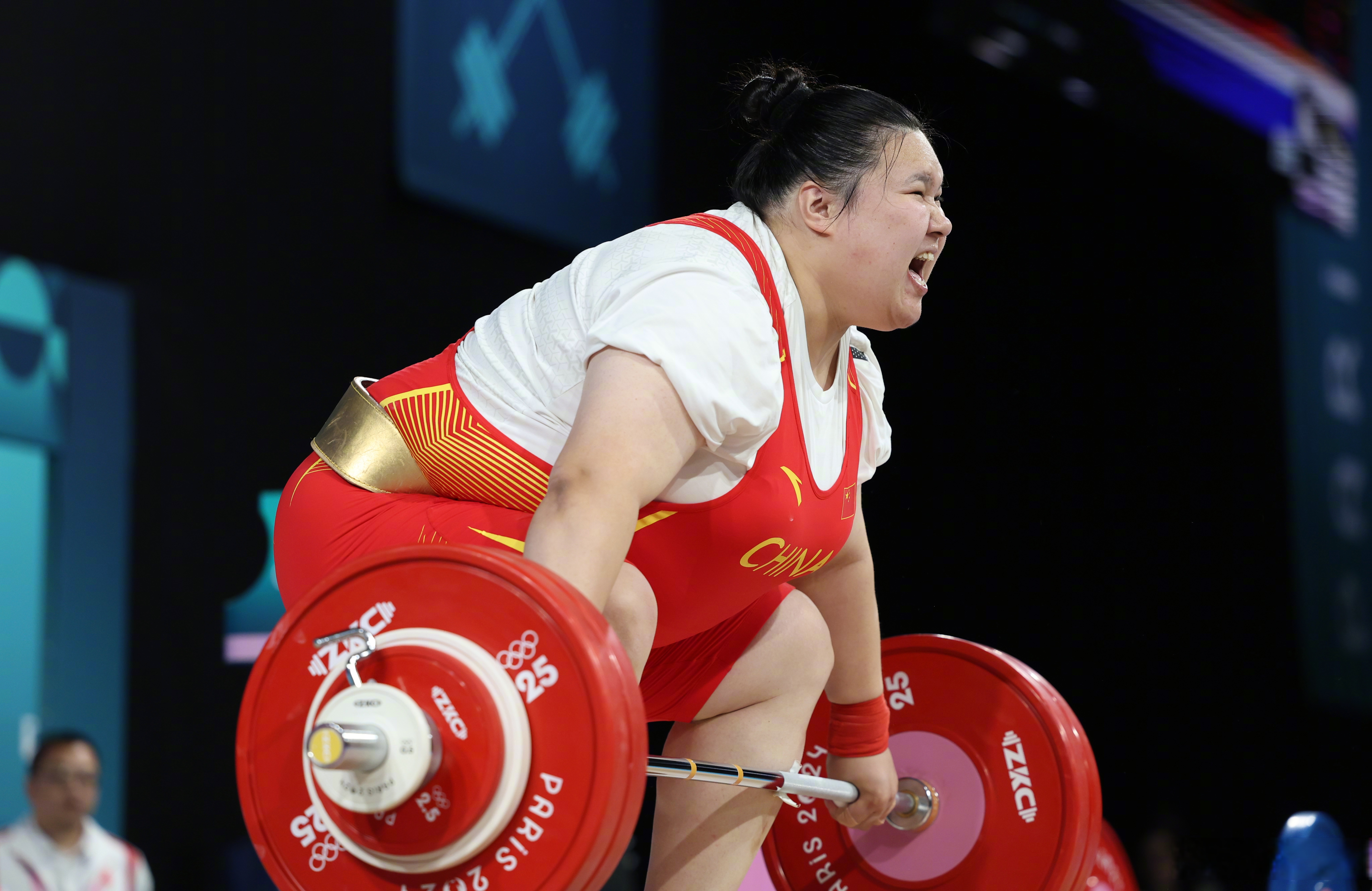 在巴黎奥运会举重女子81公斤以上级比赛中,中国选手李雯雯夺得金牌!