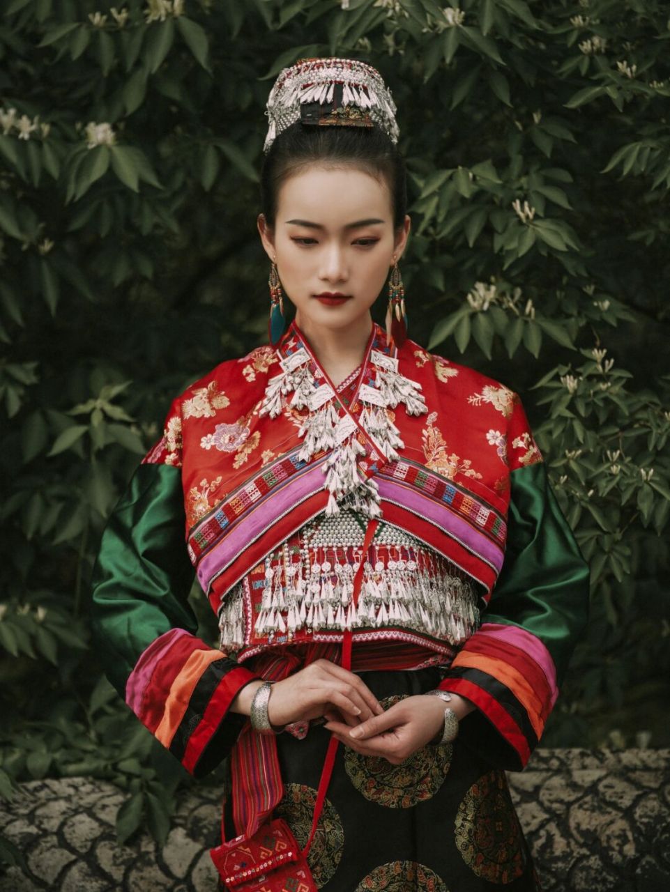 95花腰傣简介: 元江流域一带的傣族,俗称"花腰傣",新平彝族傣族自治