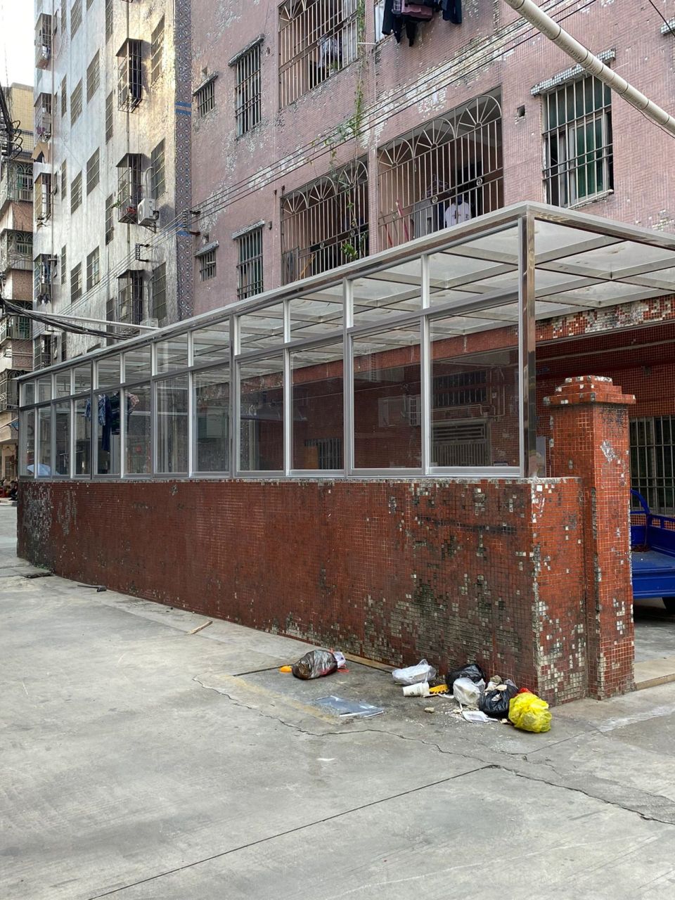 耐力板雨棚300元起一平方包安装