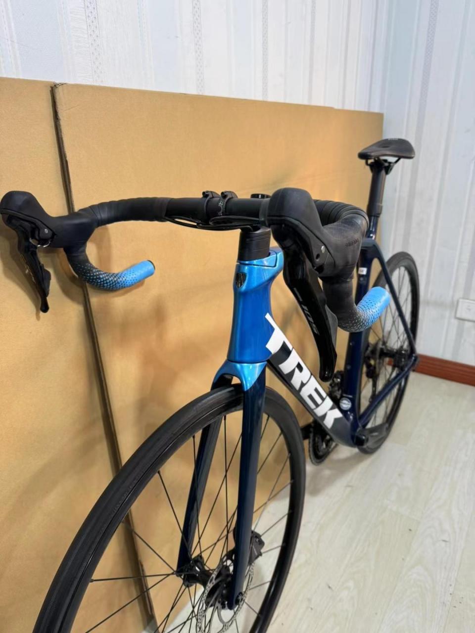 崔克emonda sl5碳纤维公路车 全碳纤维车架,桶轴碟刹 禧玛诺105 r7020