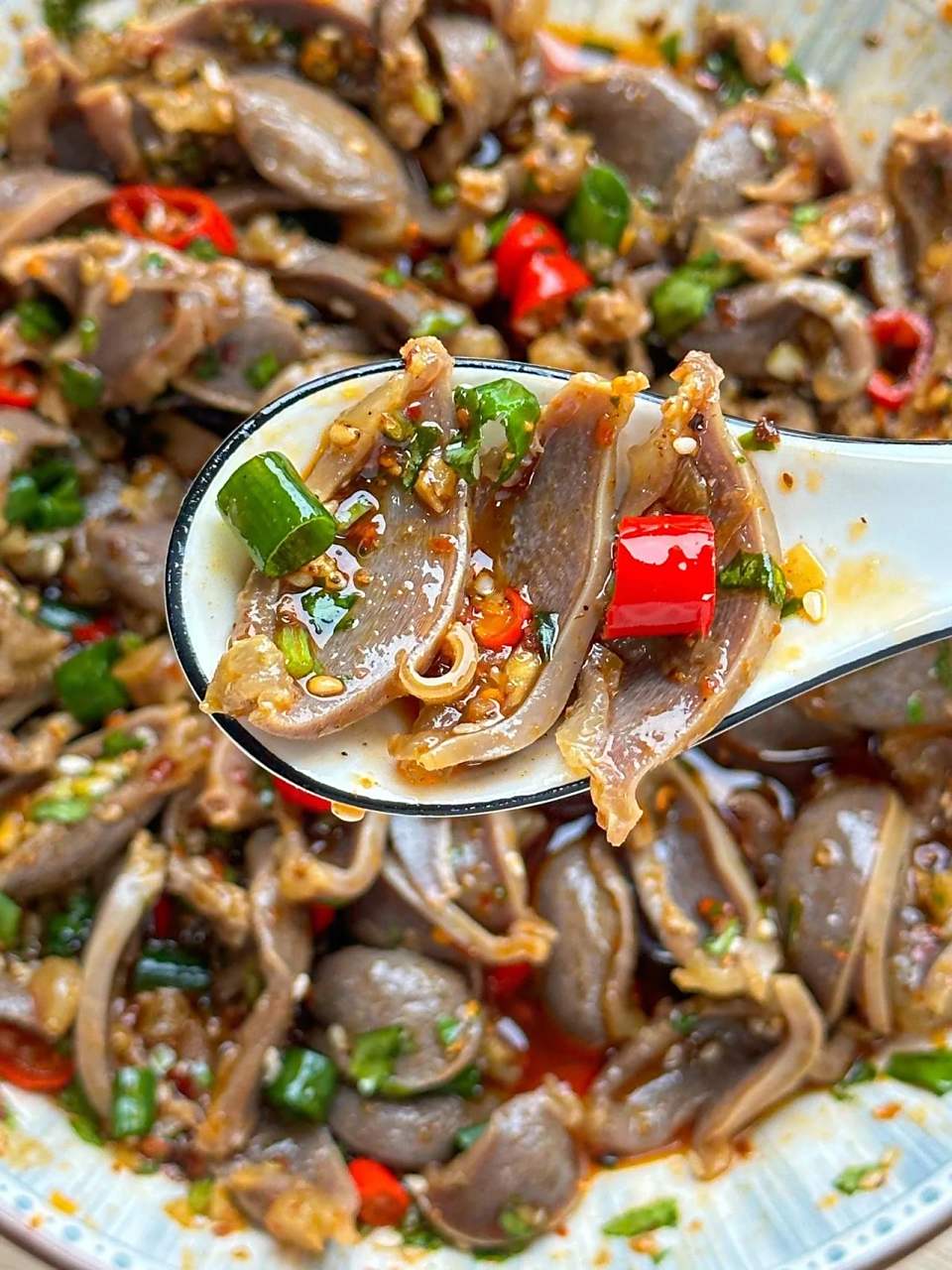 香菜凉拌鸭胗下酒减脂,吃了会上瘾的凉拌菜~上桌秒光!