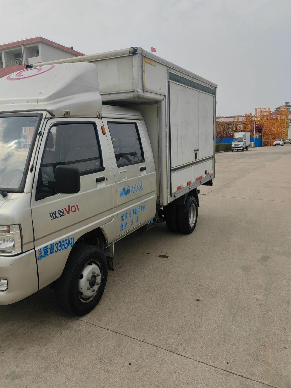 刚刚到家一台2018年9月份上牌福田驭菱汽油双排箱货,国五排放标准,后