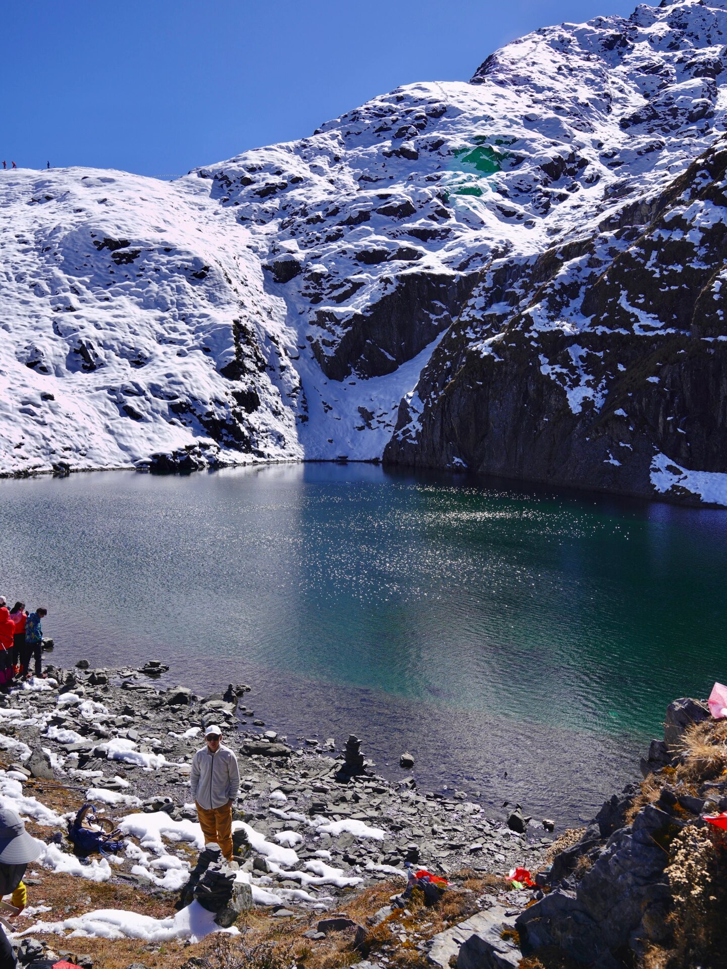 到了雨崩,雪峰之上的"神湖徒步"值得挑战