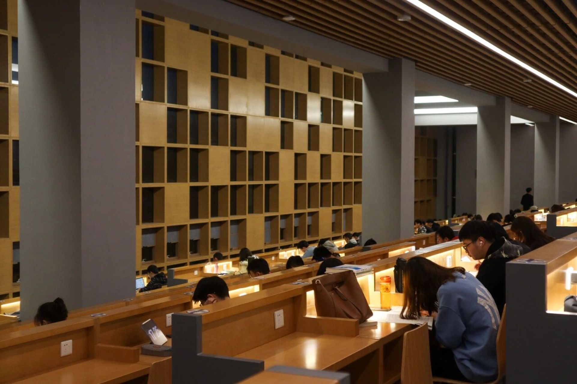 大连海事大学新图书馆 99新图开放了