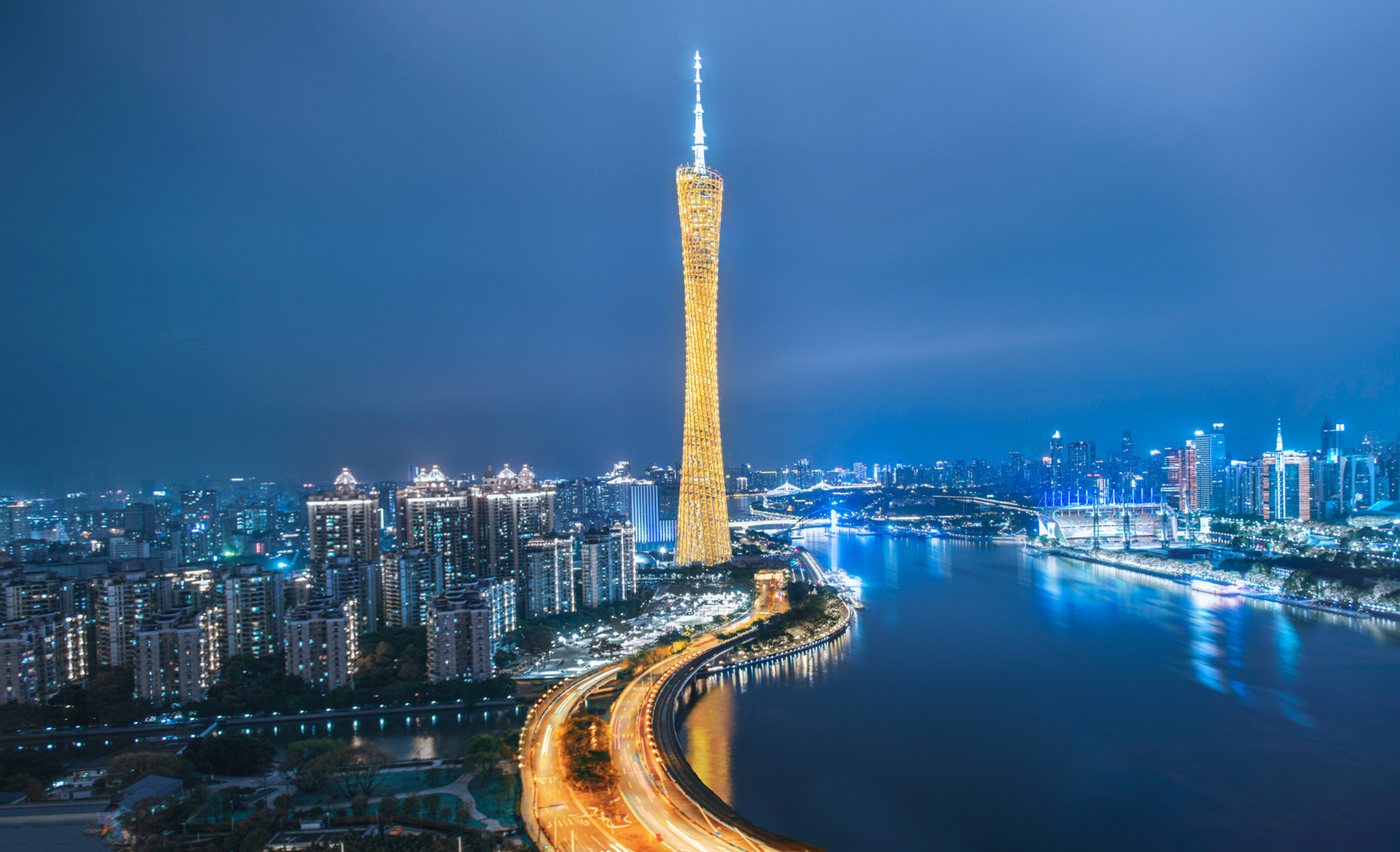 广州塔——粤a在世界的标志 中文名为"广州塔".