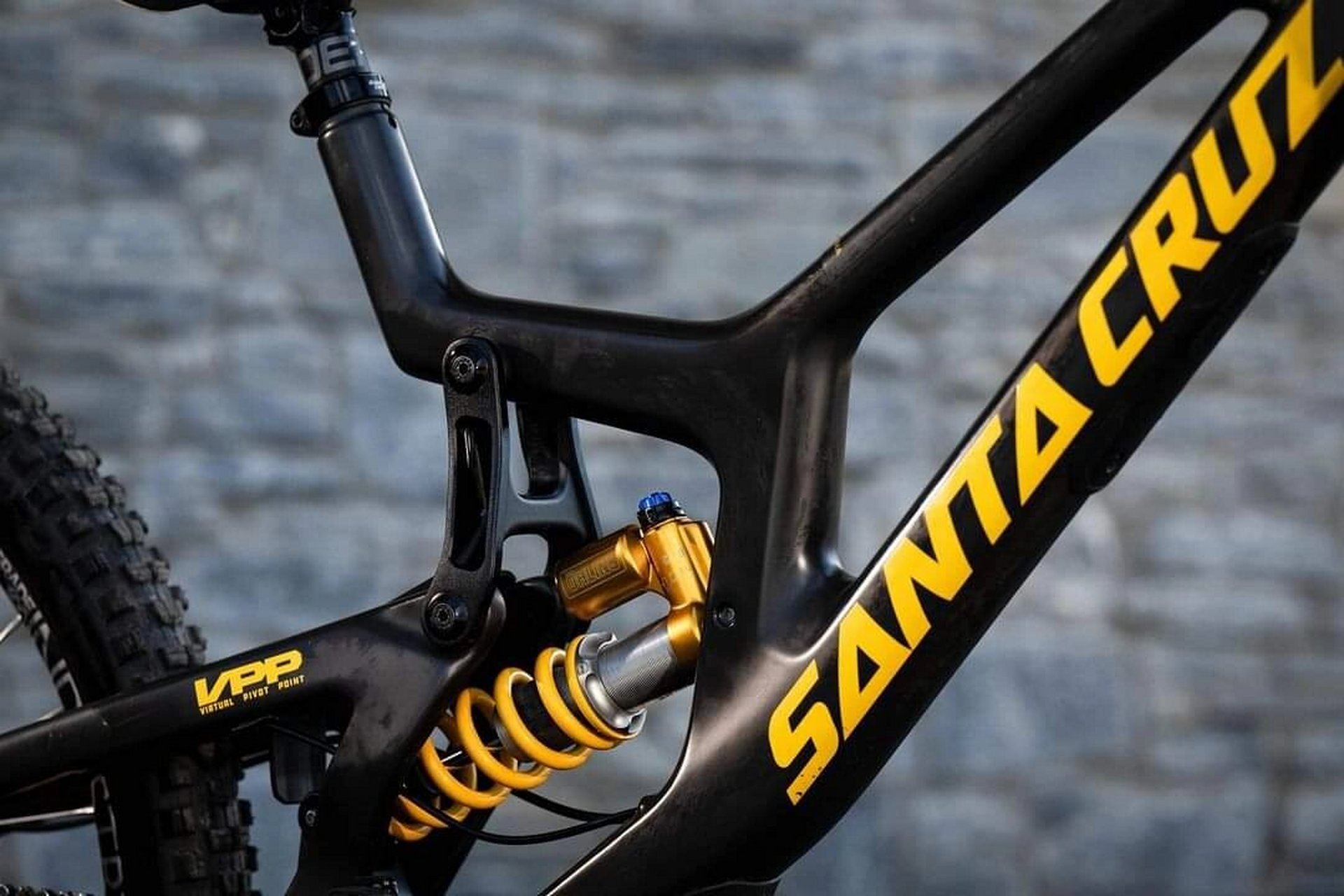 三条裤子 santa cruz v10 cc 速降山地车 屎有一点点黄