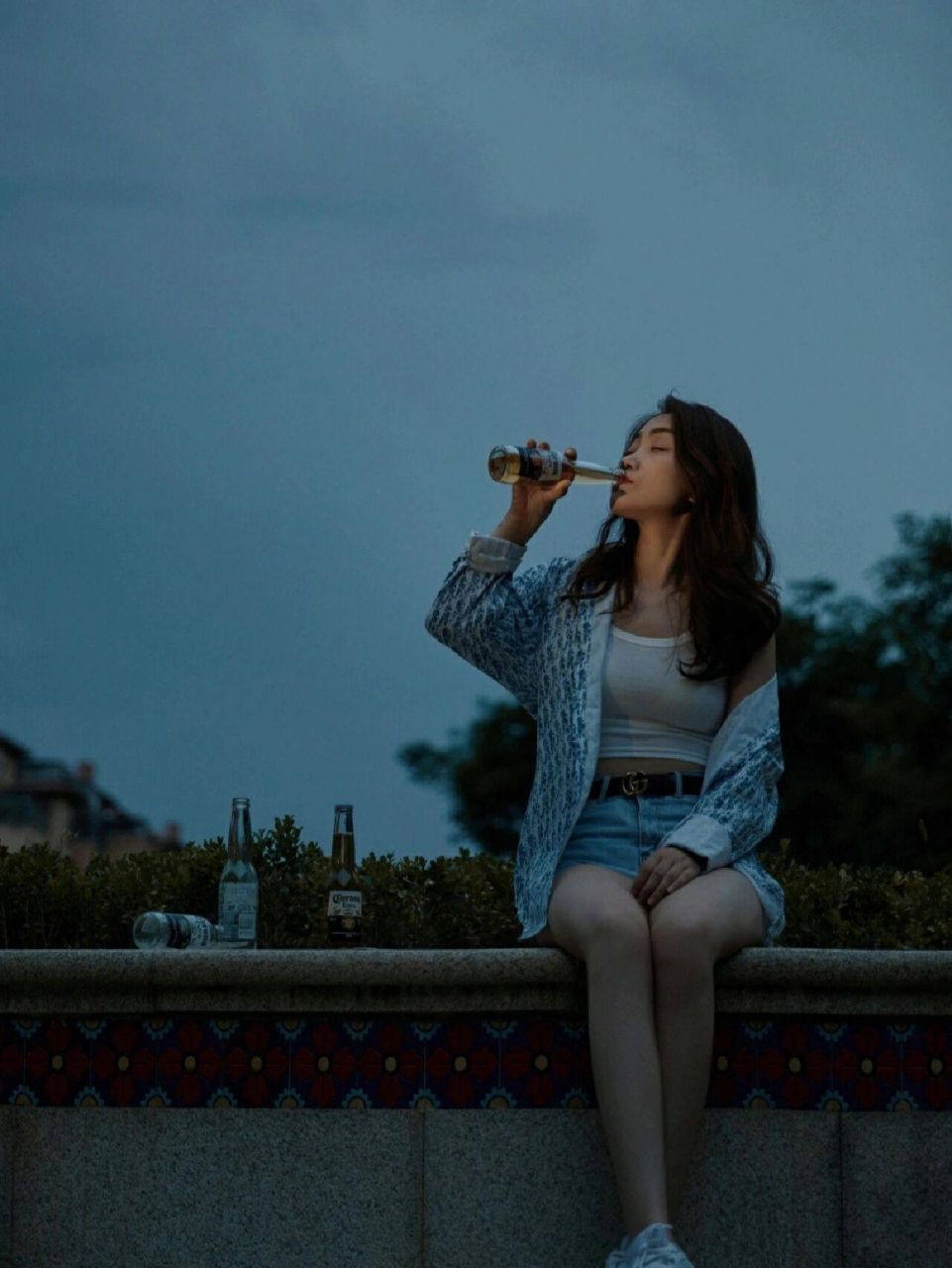 你要的美女喝酒素材 关注我,每日更新