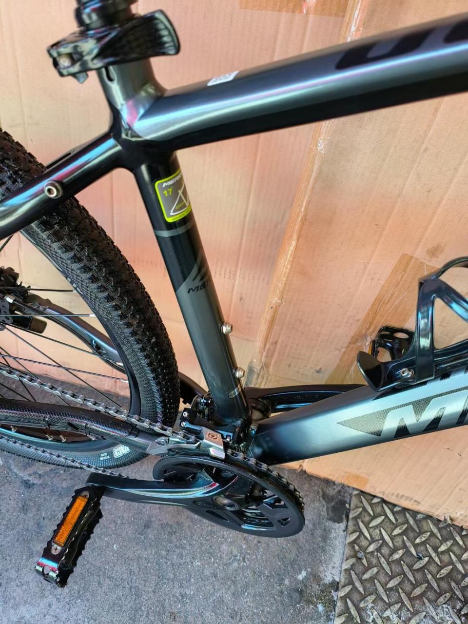 美利达战神730,双油碟30速,气庒前叉带线空锁死,车架17寸,成色很好