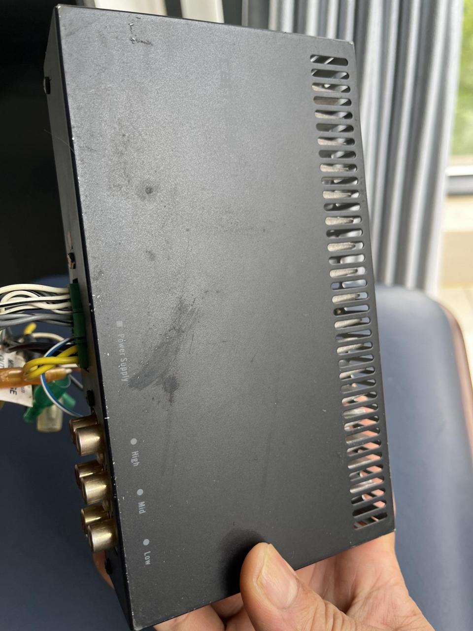 先锋p99,带小功放,无修无摸,汽车cd机,可播放u盘