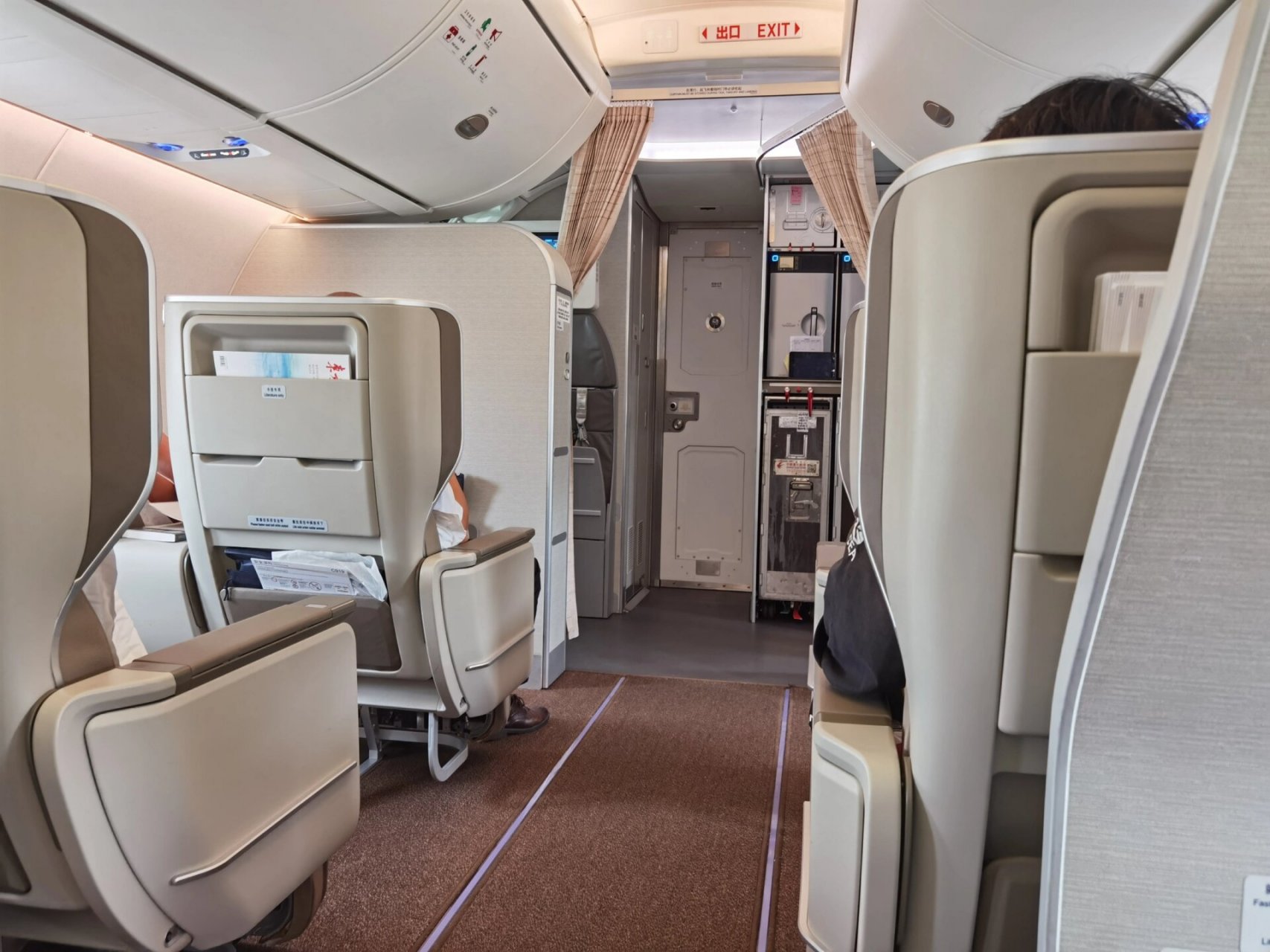 窄体机公务舱,东航a320neo和c919同款了 根据飞友的照片,新交付的a320