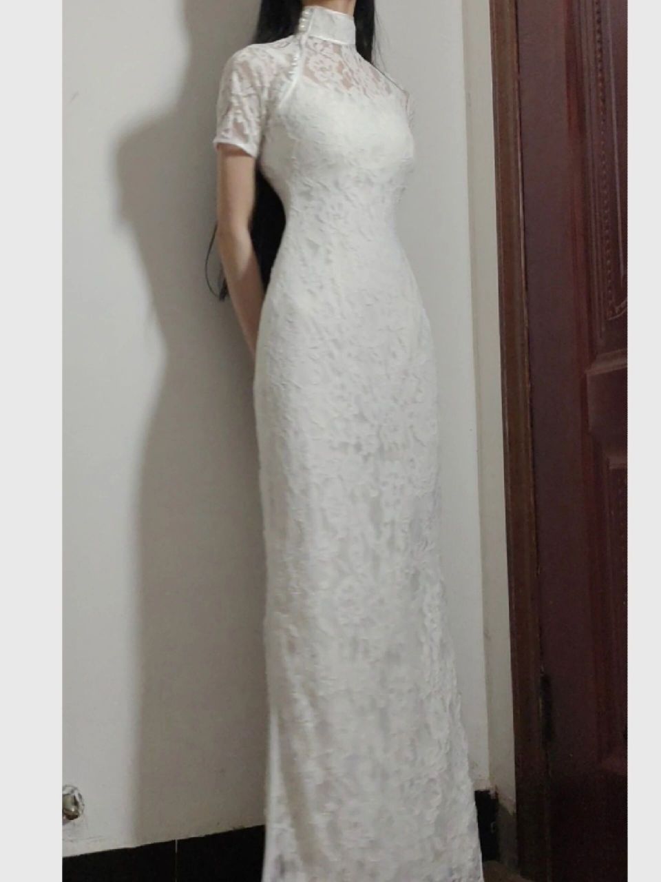 第一条白色蕾丝旗袍 没想到吧,入坑了那么久,我居然没有一件白色蕾丝