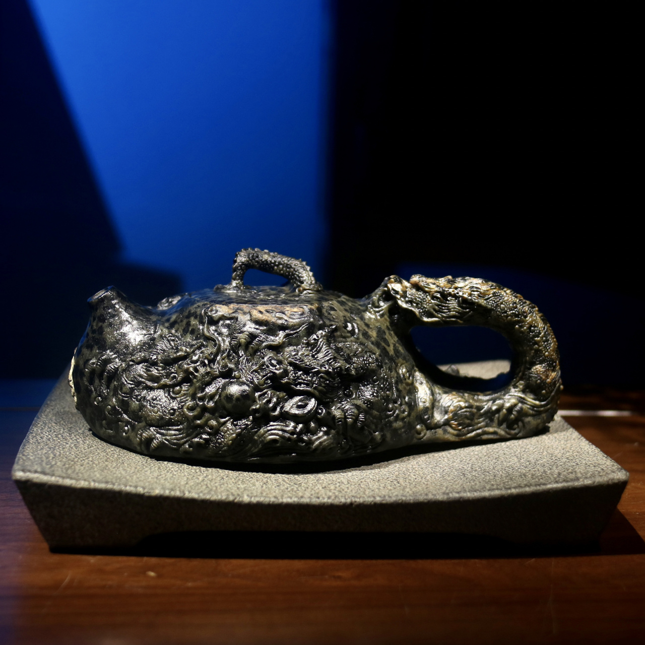 冰碛岩石壶『云起龙骧』 《汉书61叙传下》:"云起龙骧,化为侯王.