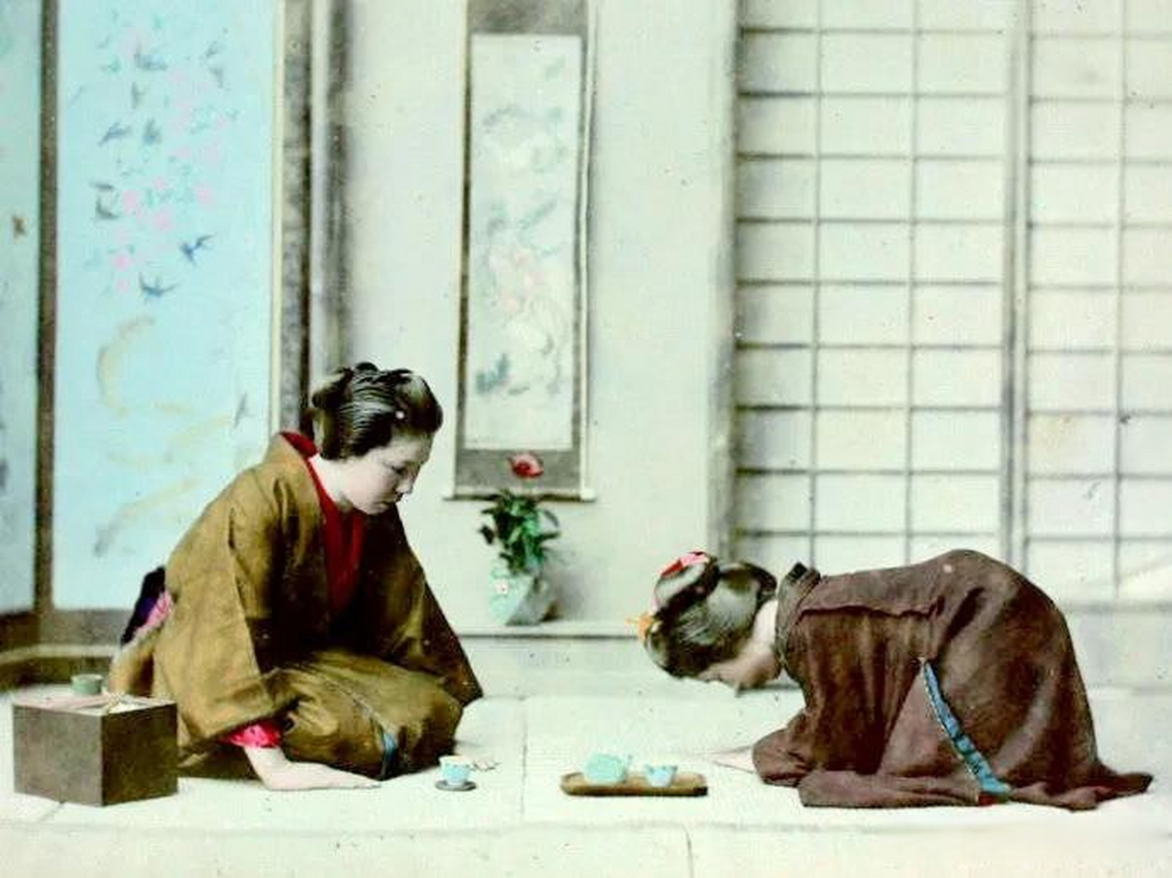 1945年,一名漂亮的日本女性切腹自尽照片,愚昧又残忍!