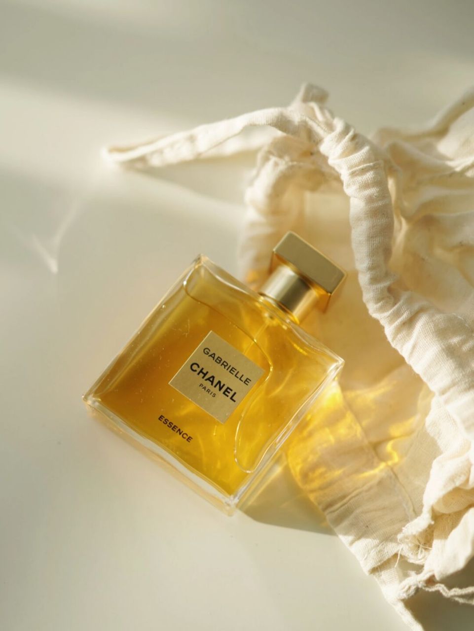 香水分享|激情,果敢的女性魅力 香奈儿的广告应该是我最喜欢看的广告