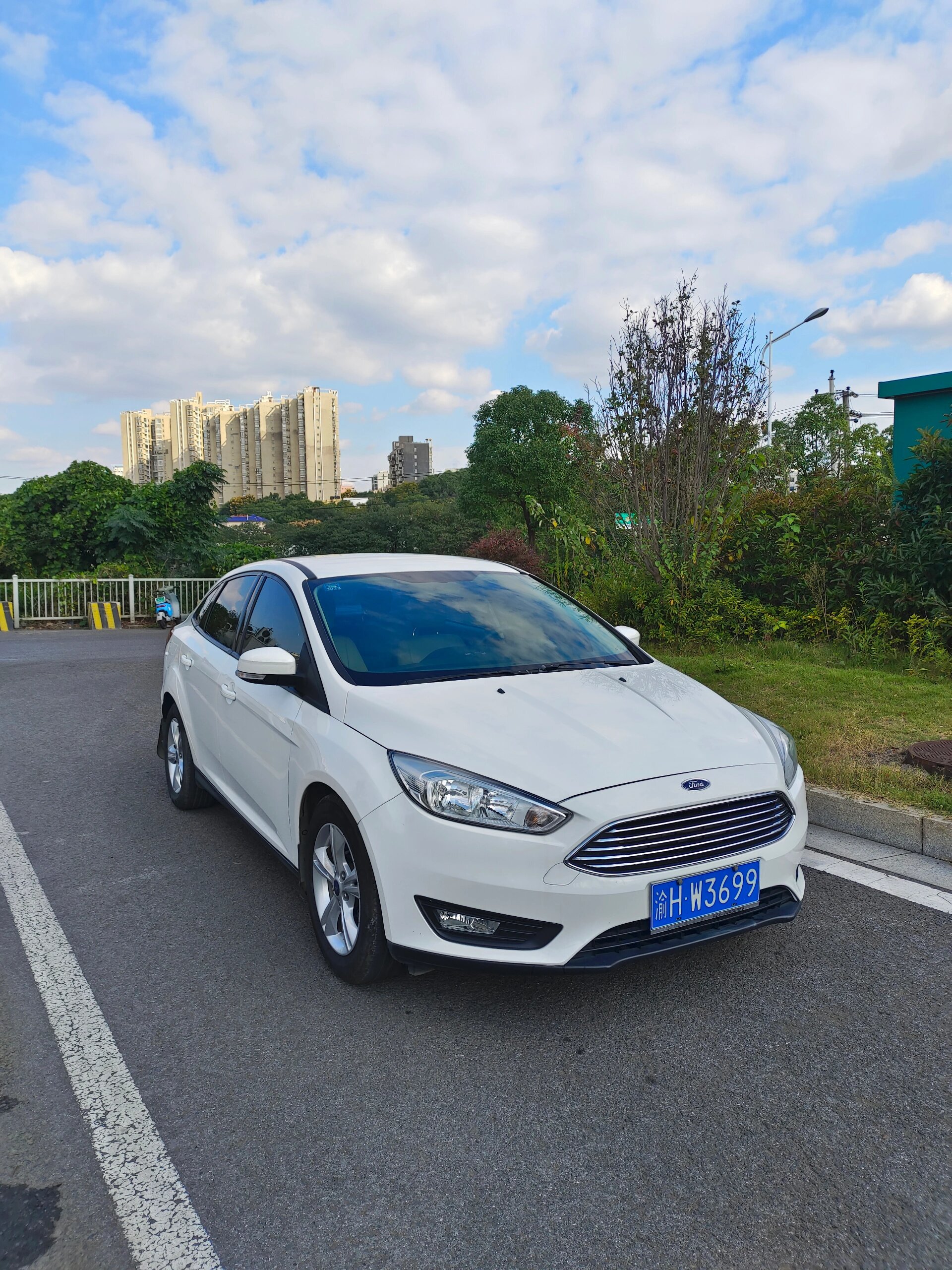 17年福特福克斯 17年差几天17款福特福克斯1.