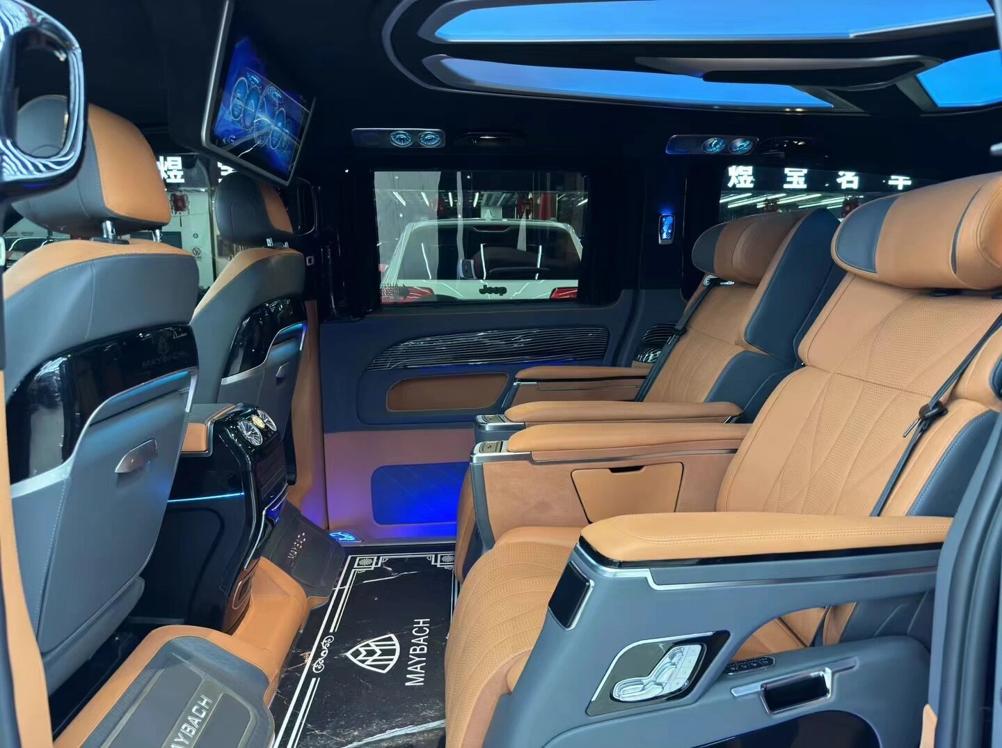 96新到2022年10月奔驰威霆升级迈巴赫vs680l 新车加改装了落地60