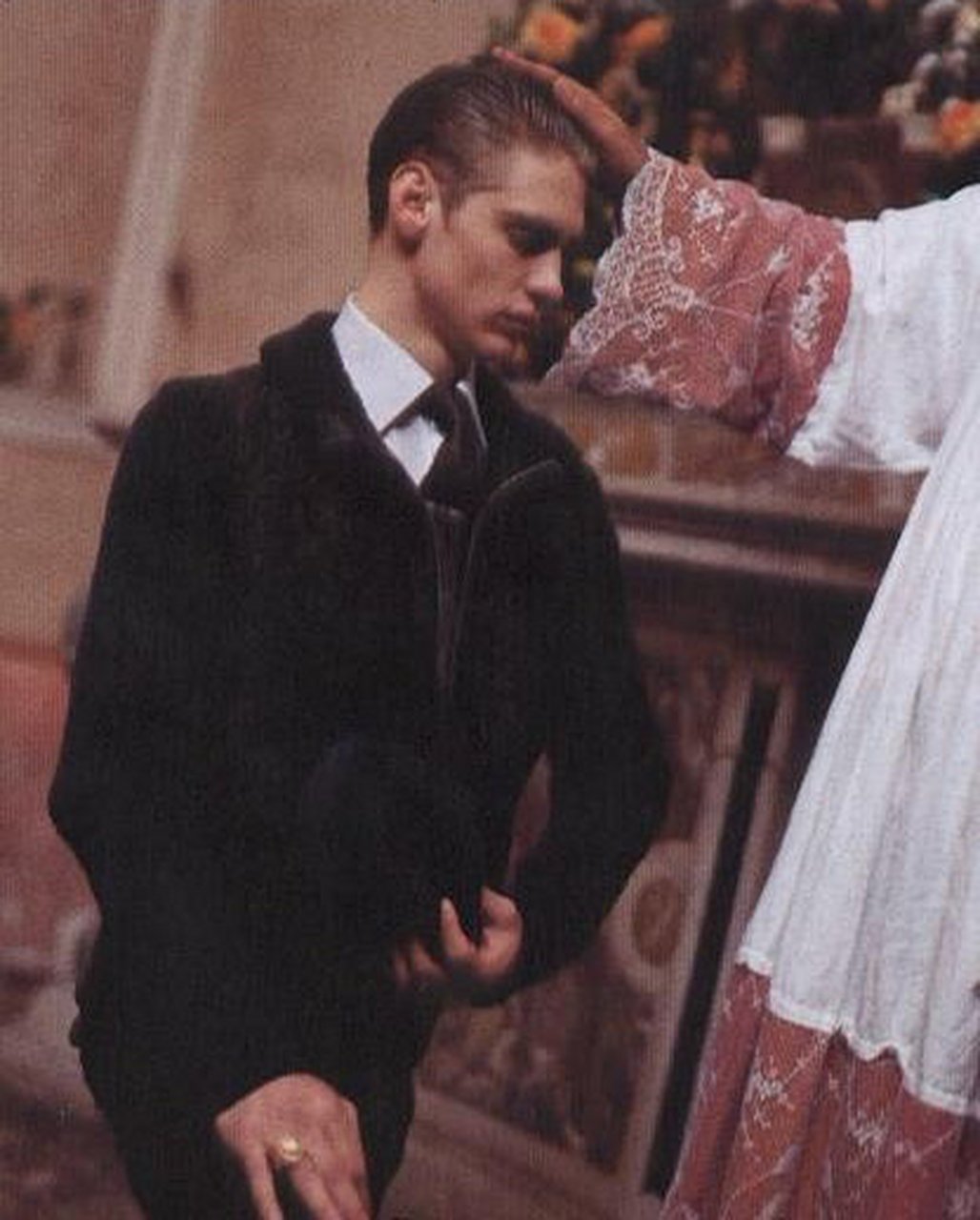 法国超模jeremy dufour拍摄的一组以教父为灵感的宣传片