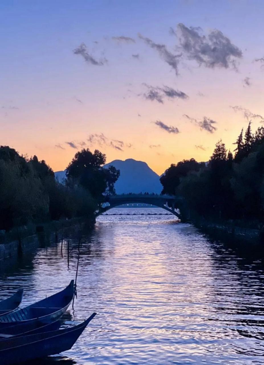 成功之旅第976天 【易经·系辞上】 形而上者谓之道:讲的是无形的思想