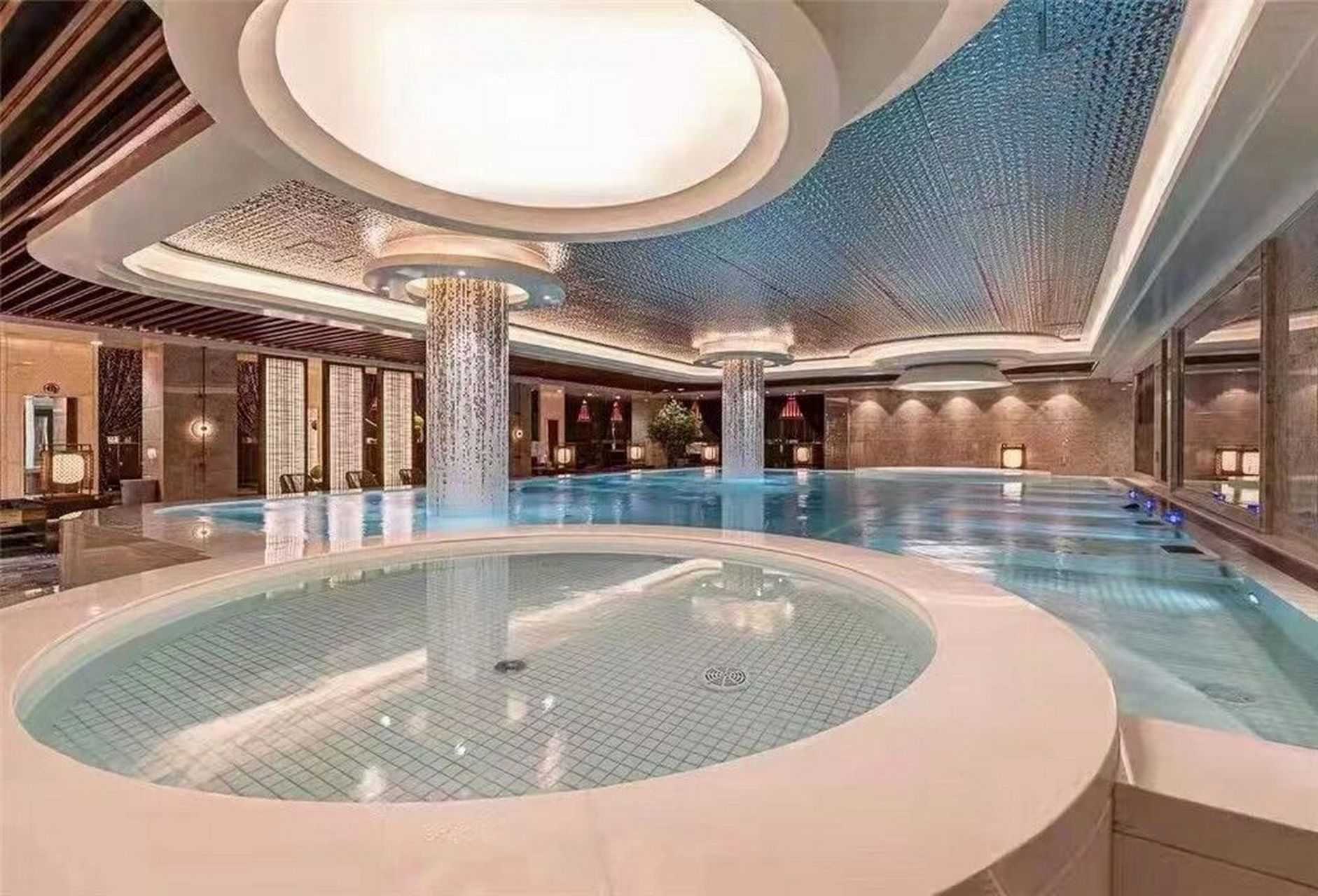 三鼎园商务休闲浴都 三鼎园商务休闲浴都 坐落于天津市滨海新区~ 大港