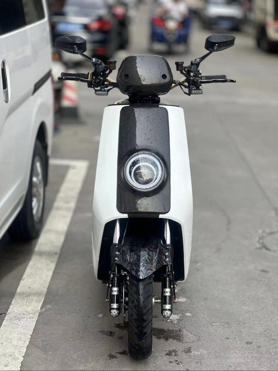 小牛ngt顶配电动车.