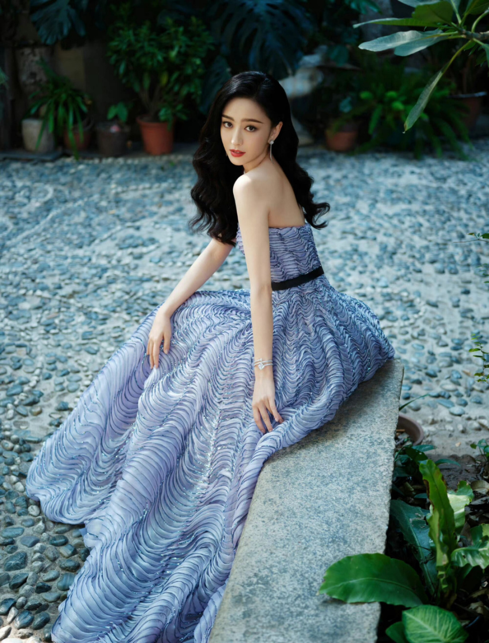 丫丫佟丽娅性感写真图7815