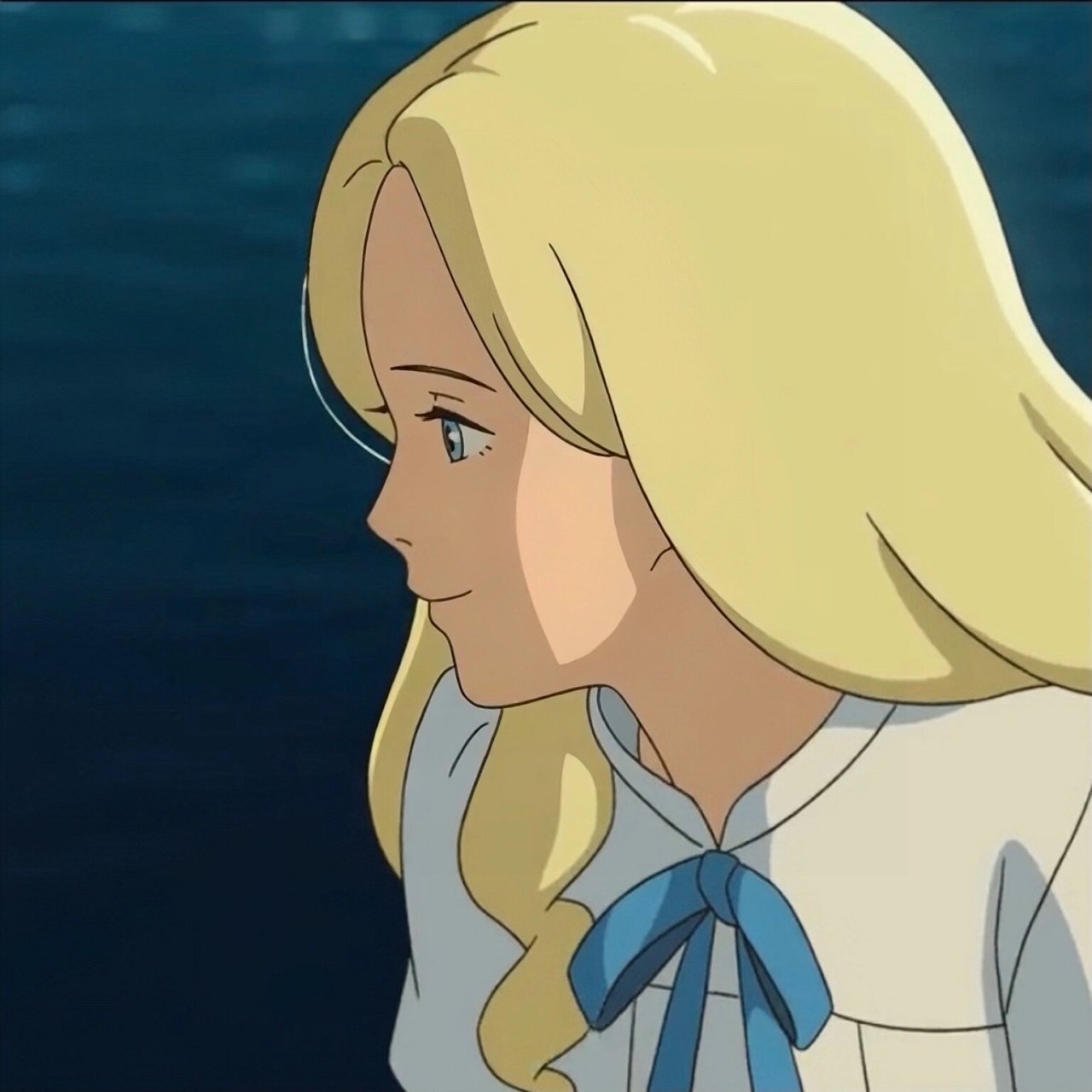 记忆中的玛妮【头像3】金发玛妮好惊艳 很孤独,又很美 小船靠岸,金发