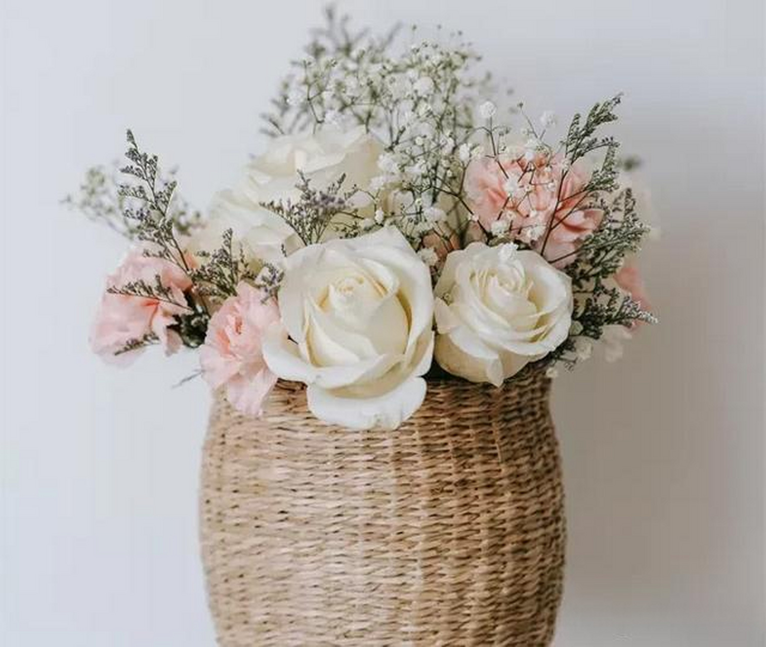 上联;万事如意展宏图,请写下联 万事如意展宏图, 春色满园秀丰姿.