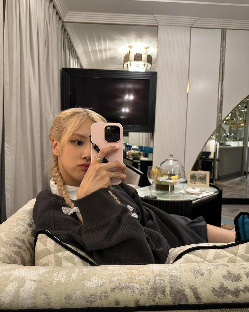 rose朴彩英 rose ins07.31 06:37