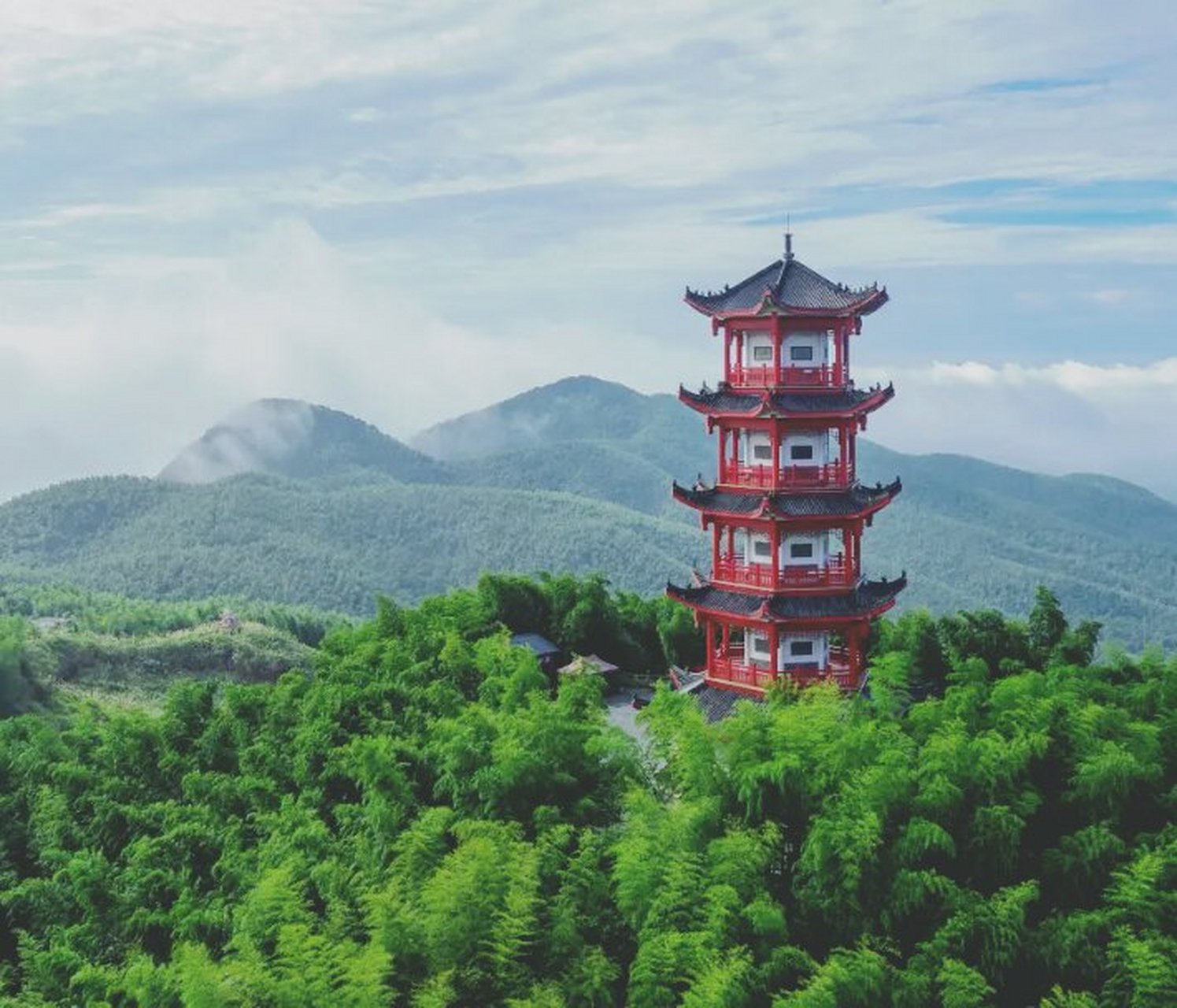 蔡伦竹海景区位于中南重镇,历史文化名城 ——99耒阳市黄市镇和大义