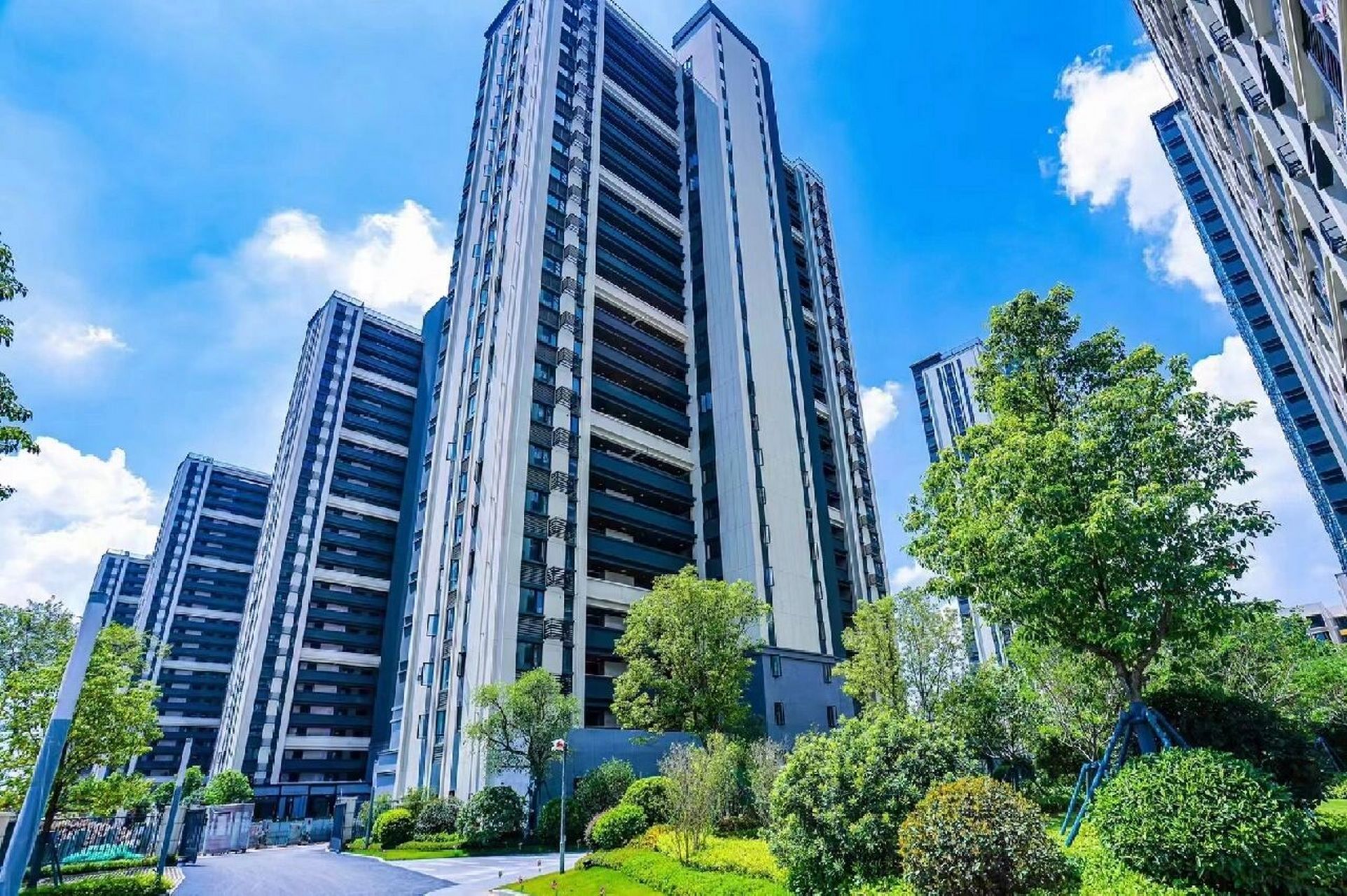 台商投资区角美新城环境及配套 厦门到角美的公交及地铁线路; 1,709路