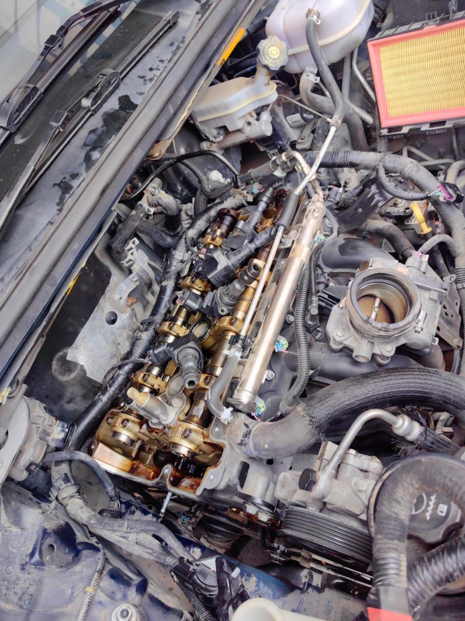 别克君威君越gl8更换水泵正时套装走起9394