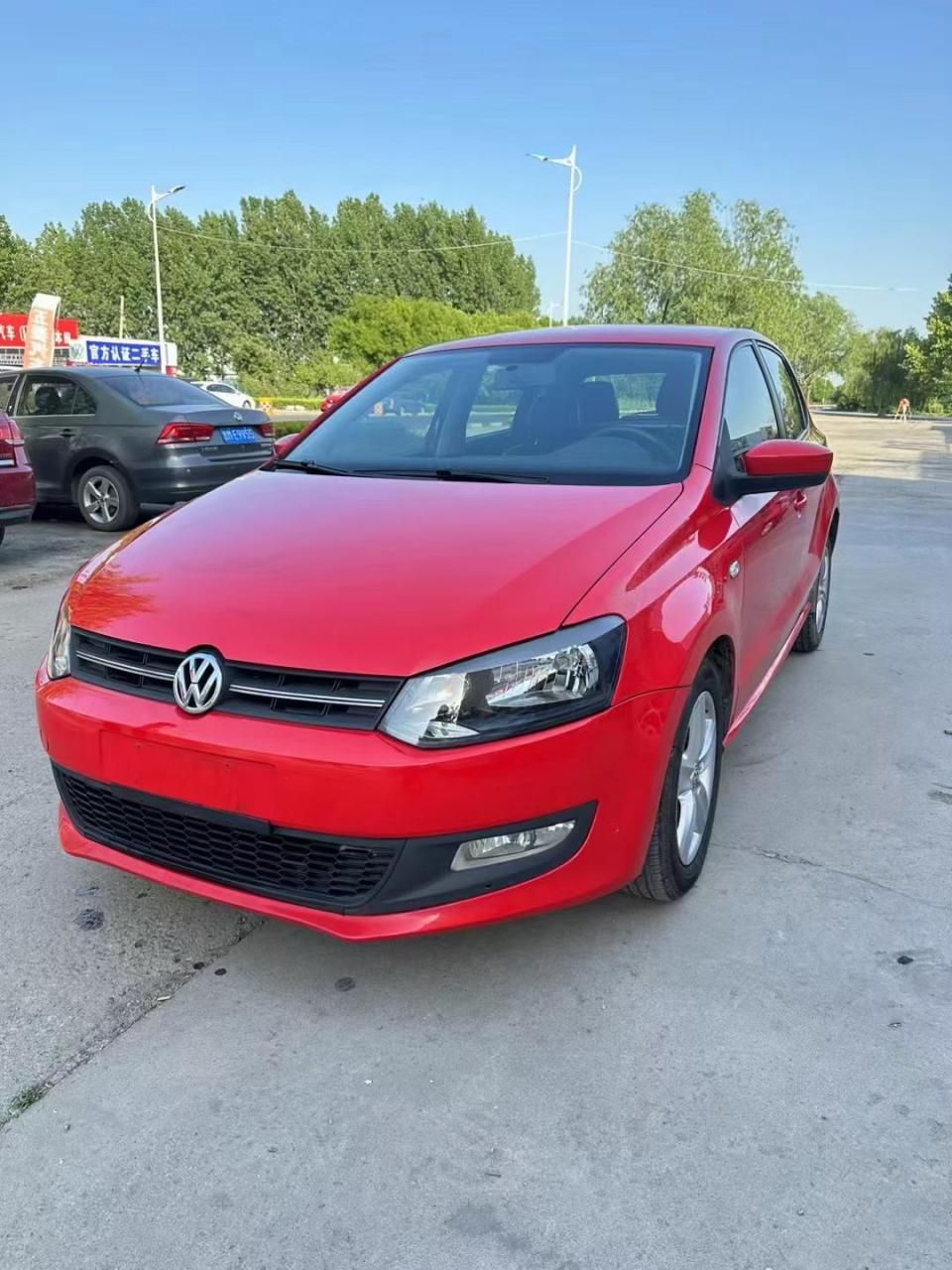 刚刚到家,12年小菠萝自动挡  原版车况  实表九万多公里,审保齐全