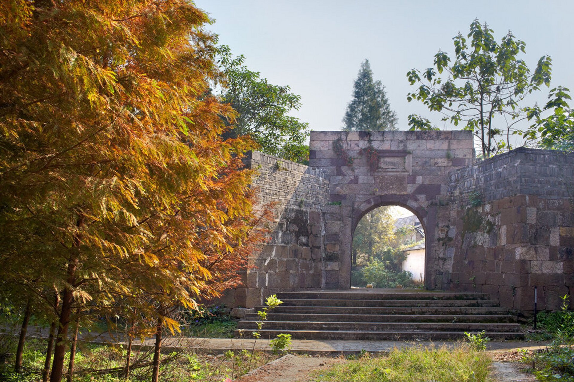 国保碑轻科普——浙江湖州市安城城墙 安城城墙位于浙江省湖州市安吉