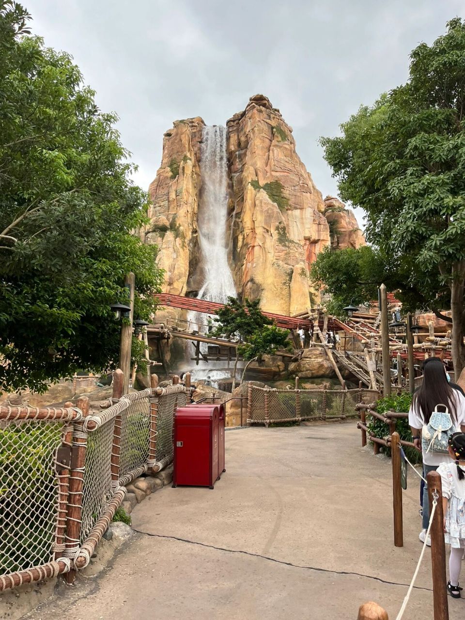 迪士尼古迹探索营,真的很吓人!