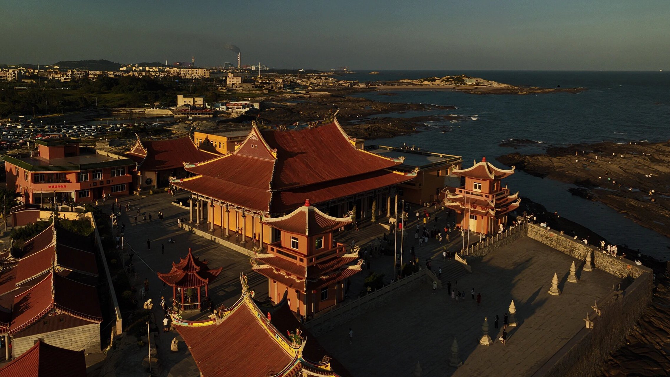 泉州石狮|航拍李现同款洛伽寺 7615无人机初体验,赶在黄昏时刻