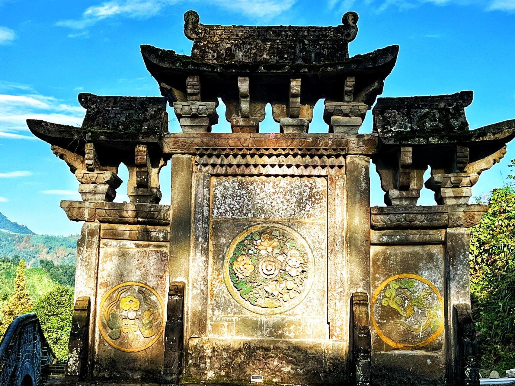 比白马寺还早的 大邑县雾中山开化寺 雾中山开化寺始建于东汉永平十六