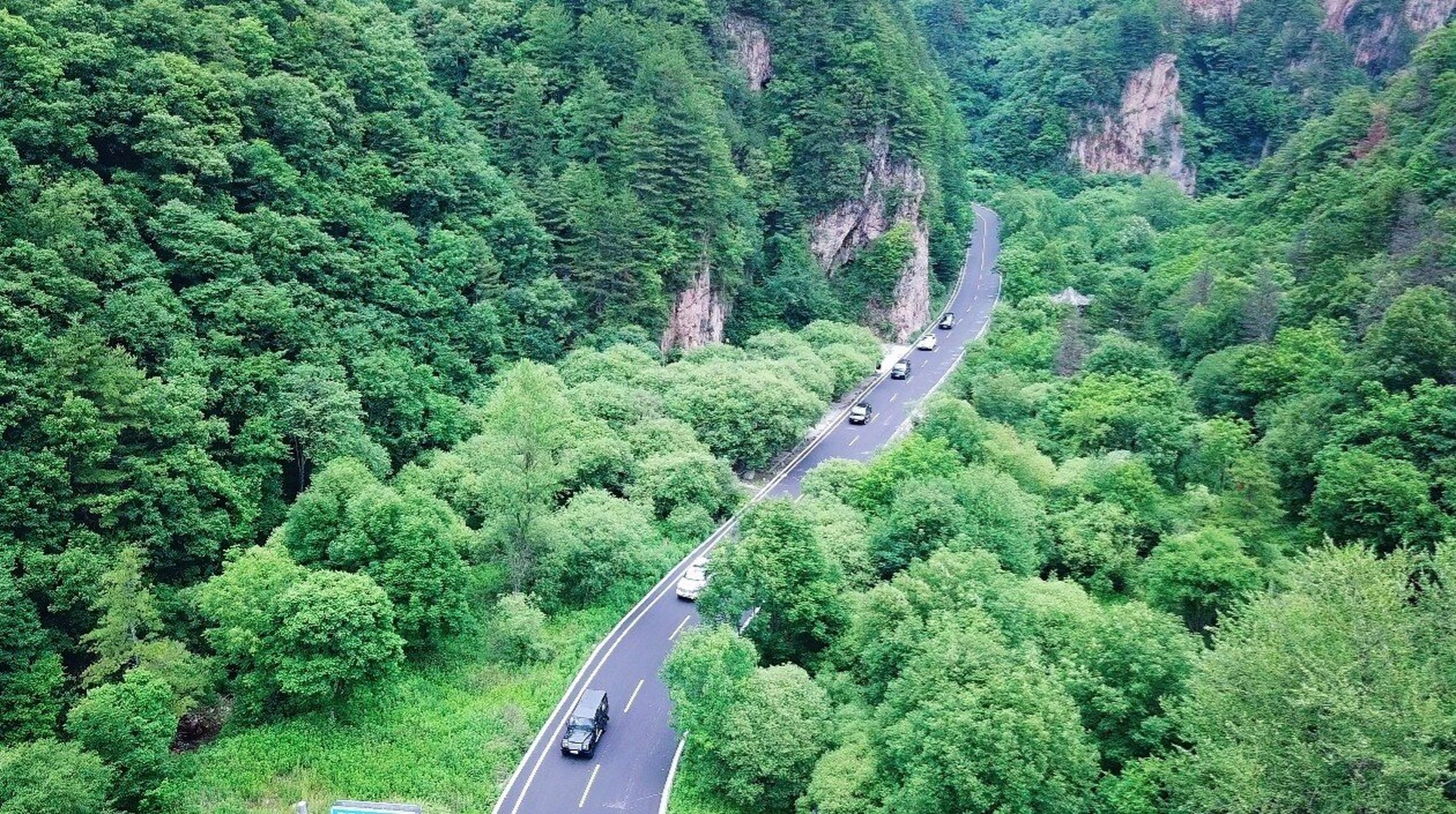 很多没有去过黄柏塬的车友第一次准备自驾开车去的时候往往导航黄柏塬