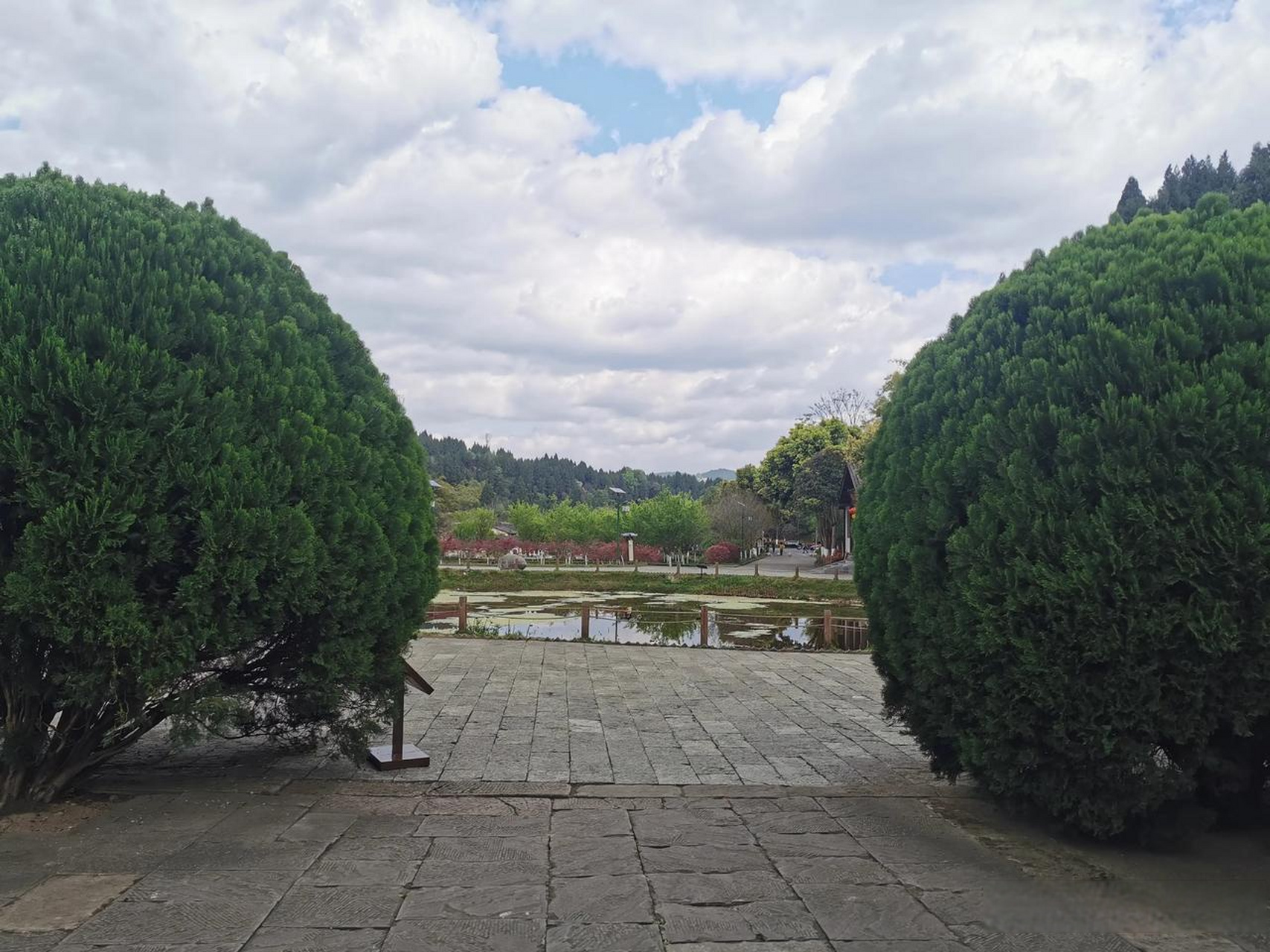 清明节,到南充市西充县莲池镇张澜故居参观.方正做人,表里如一.