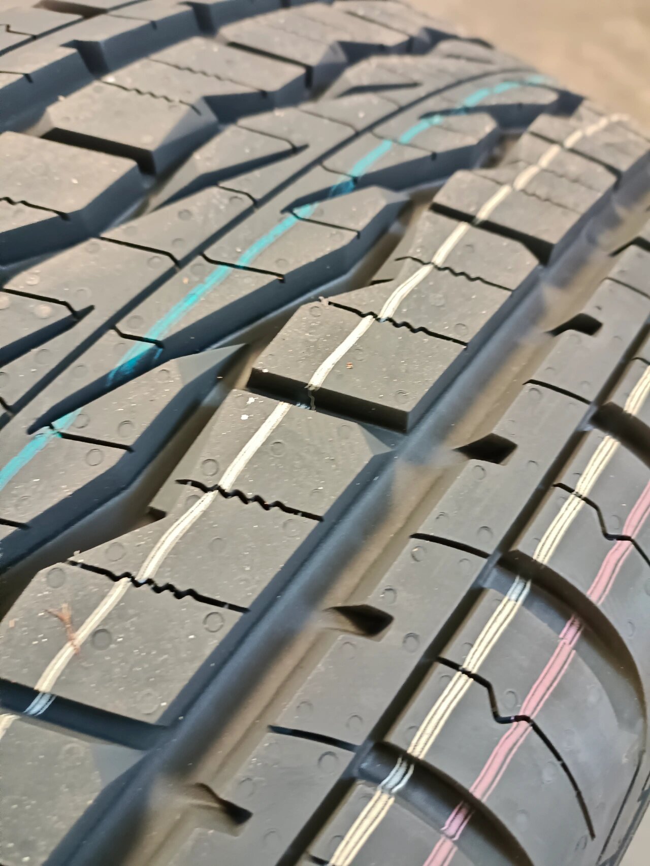 全地形at胎推荐l北欧维京ht 规格:255/55/19 ht 制动距离短,长里程