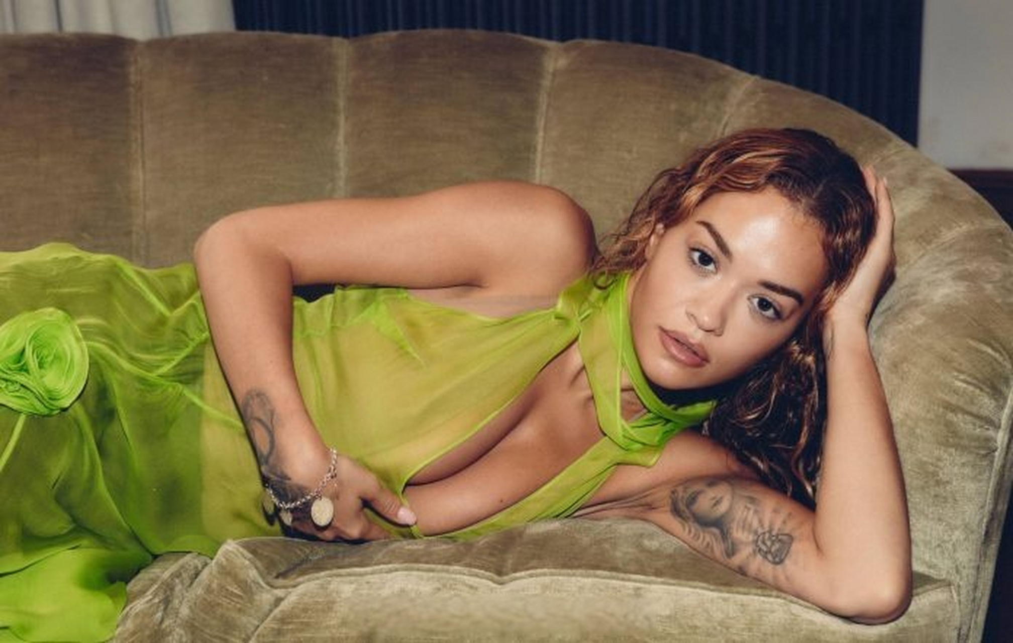 4月19日,rita ora宣布其第三张录音室专辑《you & i》将于7月14日通过