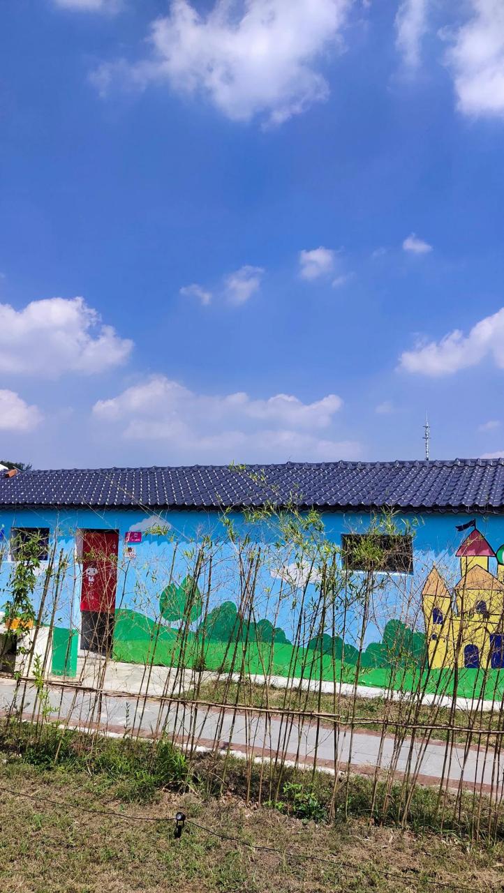 幽灵山的传说 人类荒诞的故事 民间故事   在一个古老的村庄里,有一座