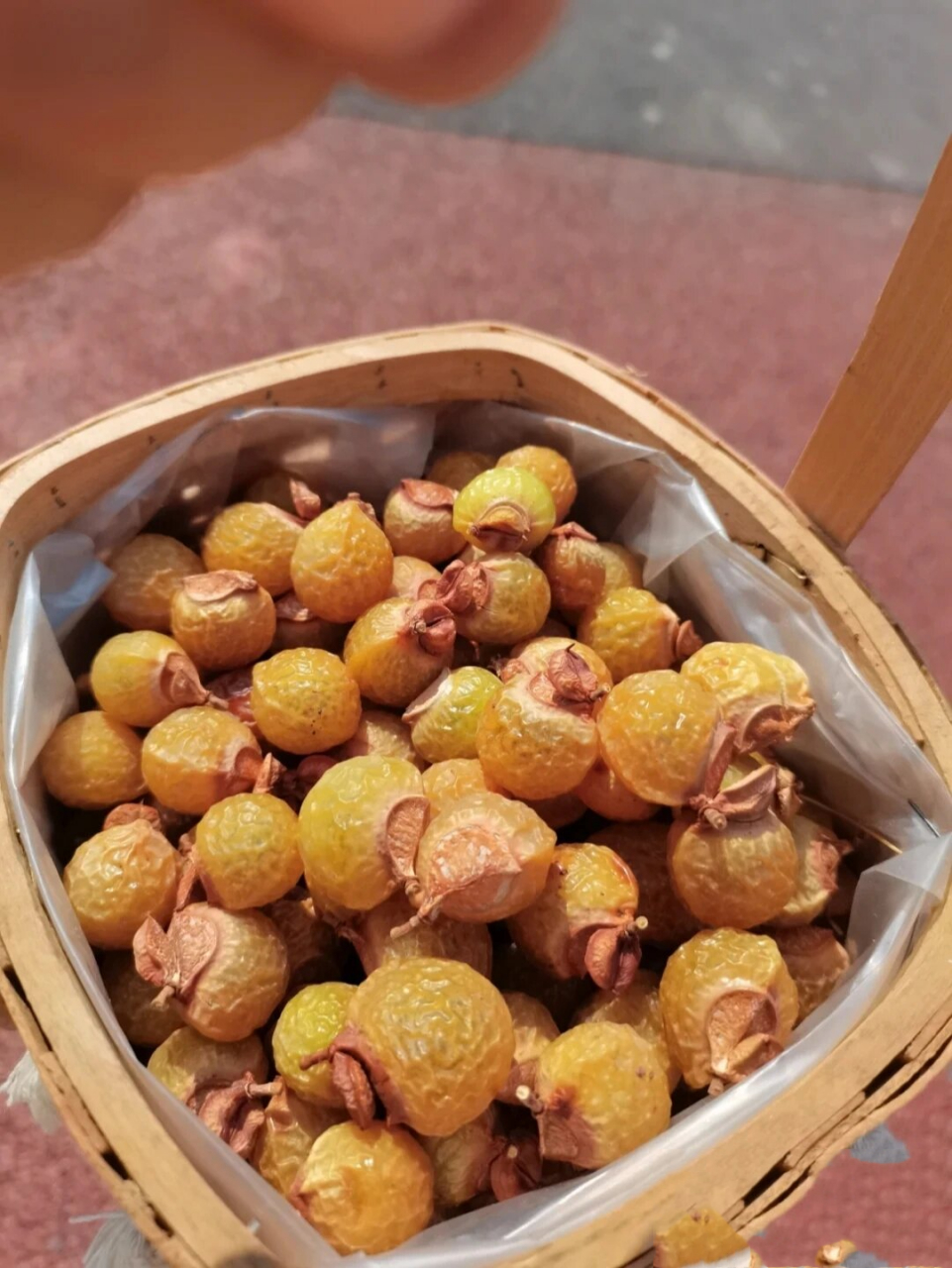 无患子长得有点像龙眼广东俗称"假龙眼".